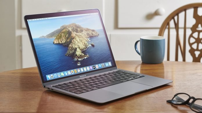 How Does the MacBook 12in M7 Compare to Other Models?